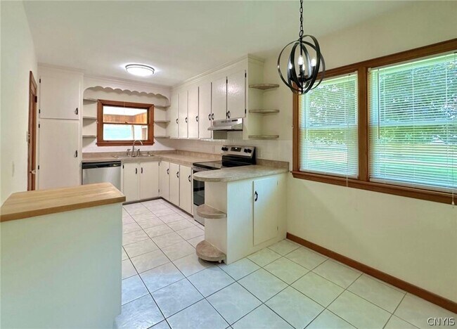 Building Photo - 50 New Hartford St