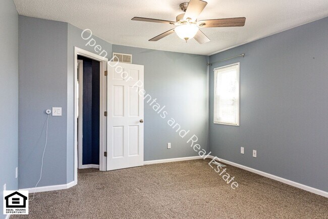 Building Photo - 8218 Fountainhead Dr