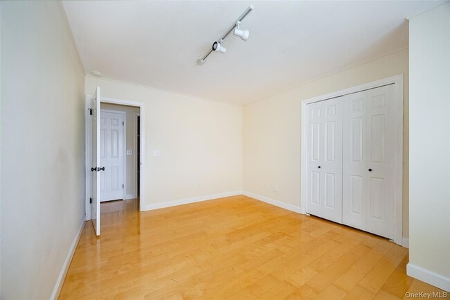 Building Photo - 54 Bennett Common Way