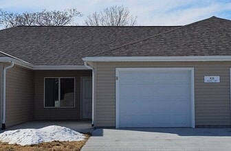 Building Photo - 816 Phoenix Ct