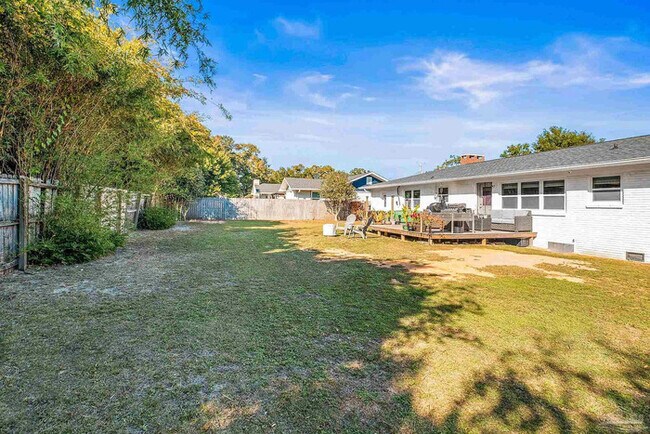 Building Photo - 319 Gamarra Rd