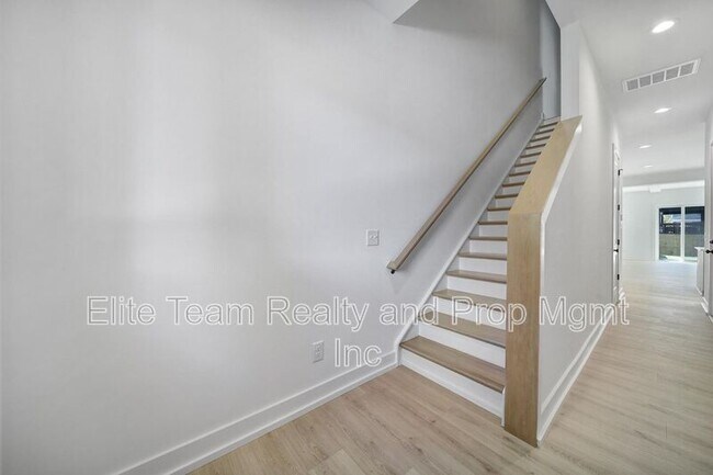 Building Photo - 511 Bowman Rd