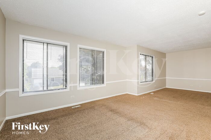 Building Photo - 30W118 Maplewood Dr