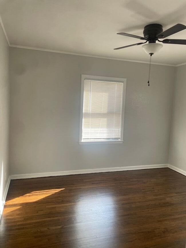 Building Photo - 1235 S Sandusky Ave