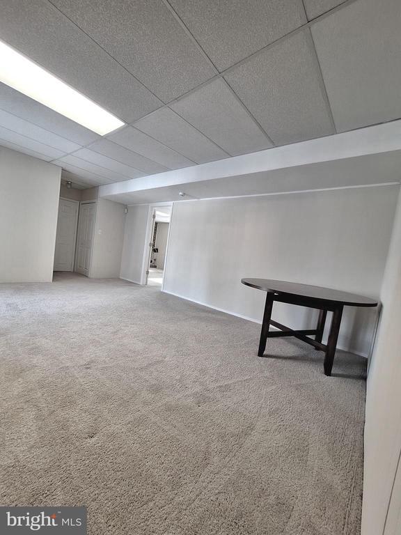 Building Photo - 10506 Oak Pl