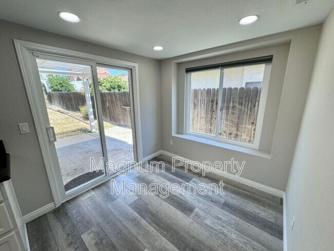 Building Photo - 39739 Creative Dr