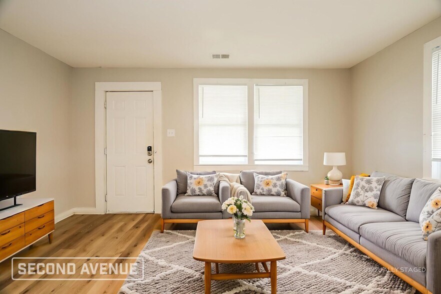 Building Photo - 315 3rd St N