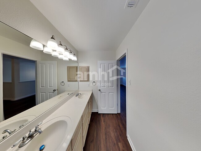 Building Photo - 9303 Scotty Oaks