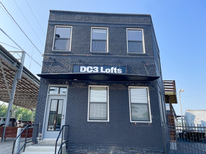 Building Photo - 1211 W 27th St