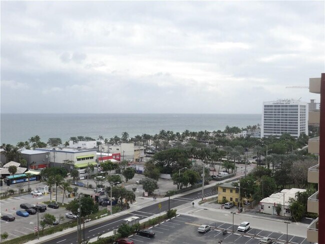 Building Photo - 100 S Birch Rd