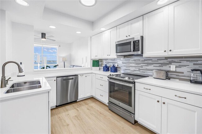 Building Photo - 4981 Bacopa Ln S