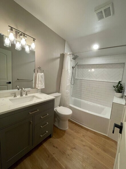 Building Photo - 3638 N 90th Ave