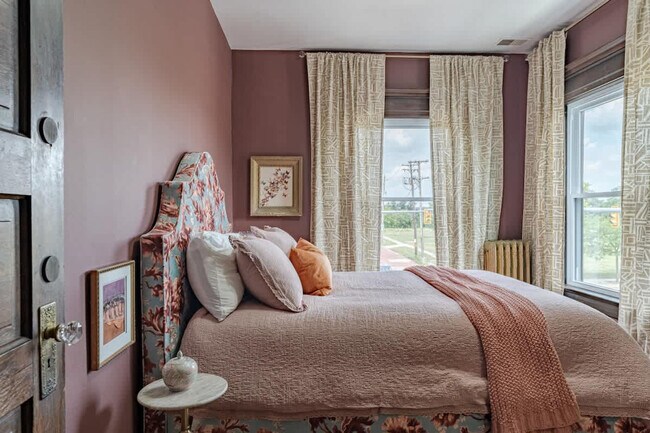 Building Photo - 258 W Market St