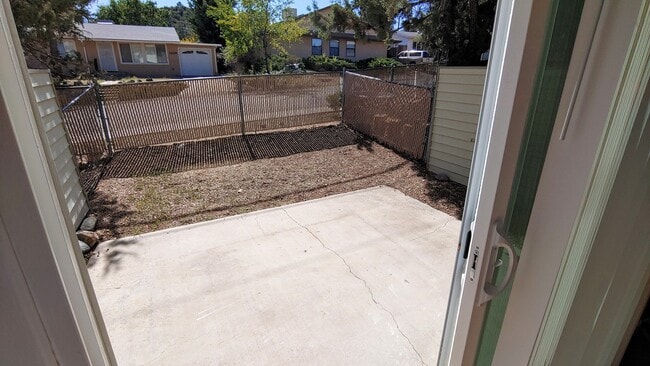 Building Photo - Nice townhome in Prescott