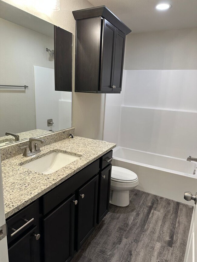 Building Photo - Navasota - NEW BUILD -3 bedrooms / 2 bath / 2 car garage with fenced in yard.