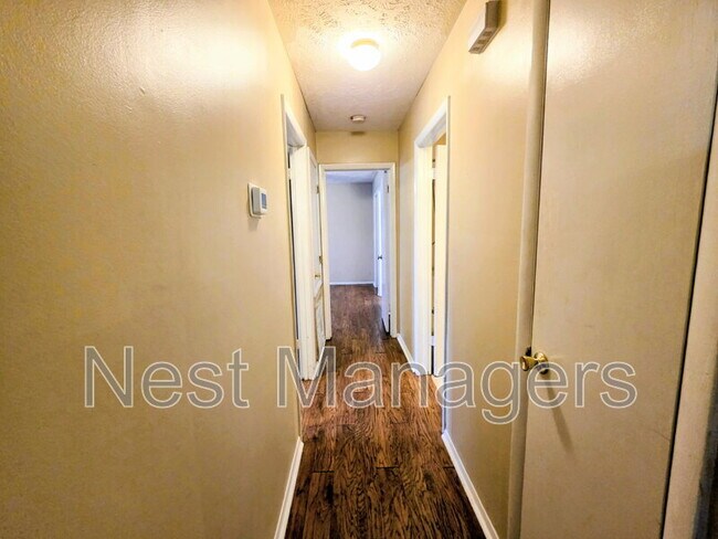 Building Photo - 1861 Tryon Dr