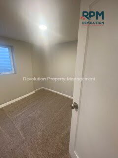 Building Photo - Room for rent in convenient Ogden Location