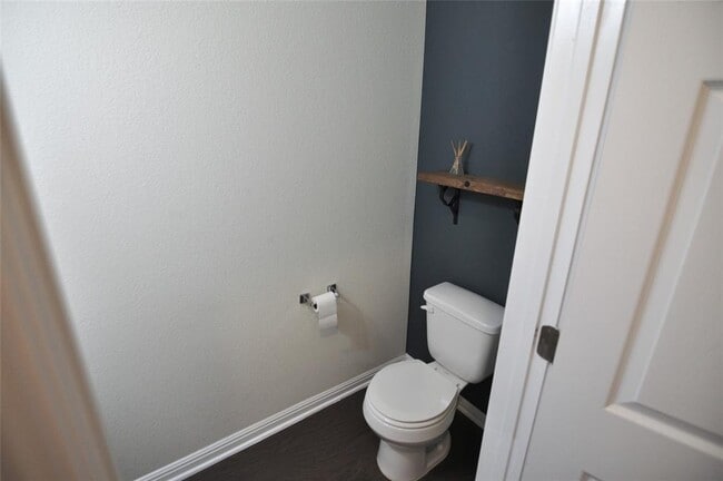 Building Photo - 10612 Harwood Overlook Cove