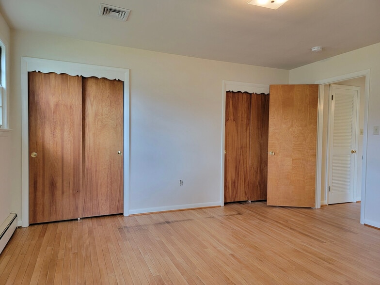 Building Photo - 609 W Orange St