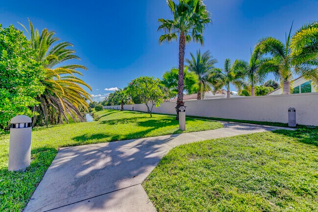 Building Photo - 246 Seabreeze Cir