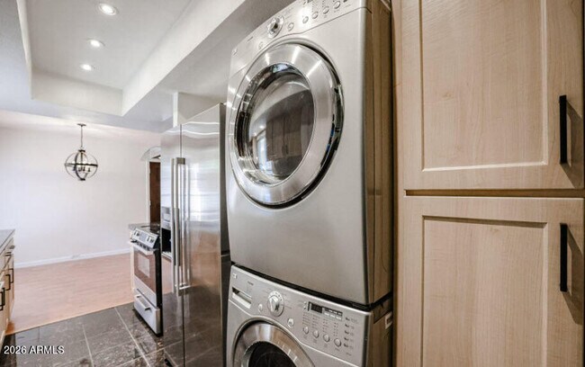 Building Photo - 10415 North 11th St