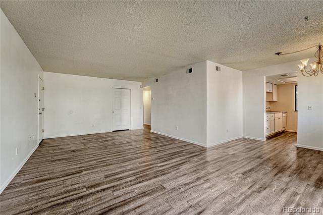 Building Photo - 491 S Kalispell Way