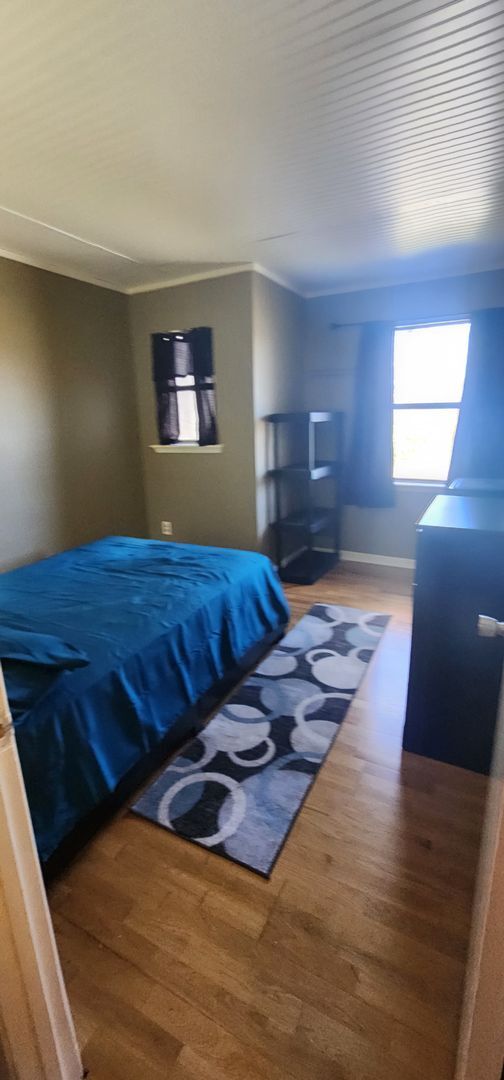 Building Photo - First two weeks for approved applicant.