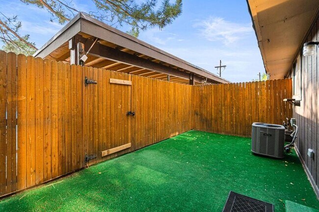 Building Photo - 11363 W 18th Ave