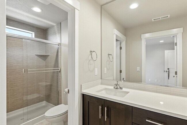 Building Photo - Brand New Townhome in Pleasant Valley Vill...