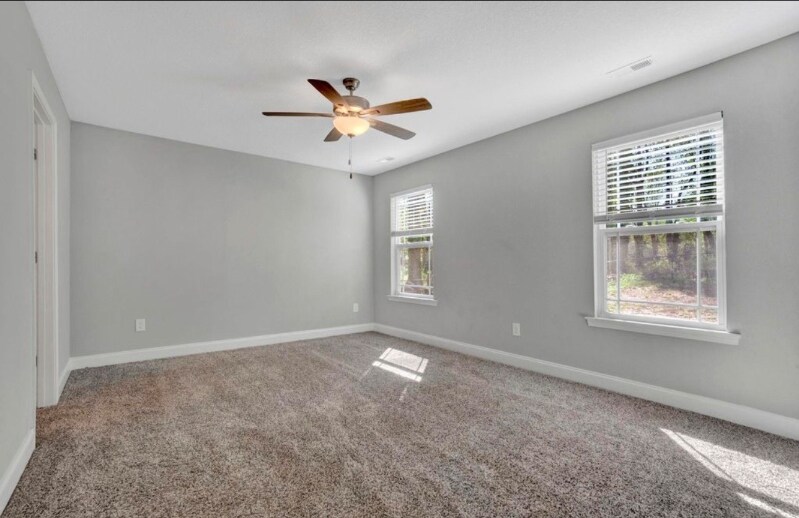 Building Photo - 9 Willow Pines Ct