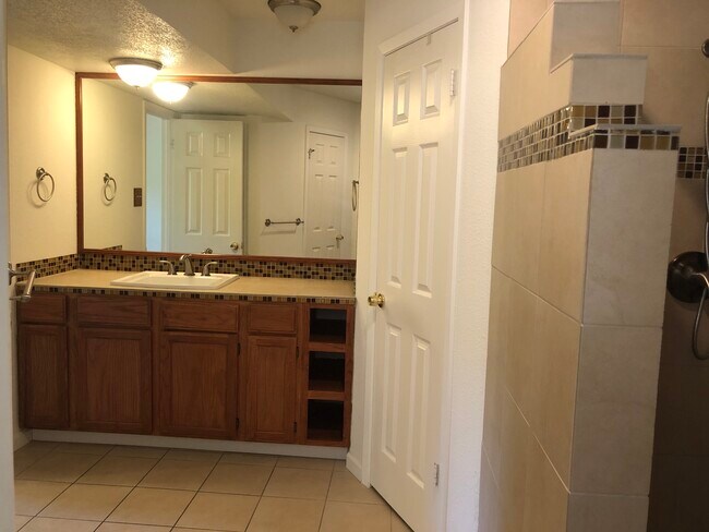 Building Photo - 4506 Adelphi Ln