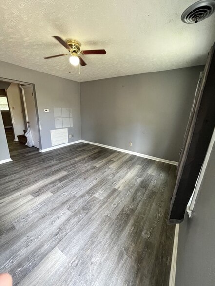 Building Photo - 6209 Tindal St