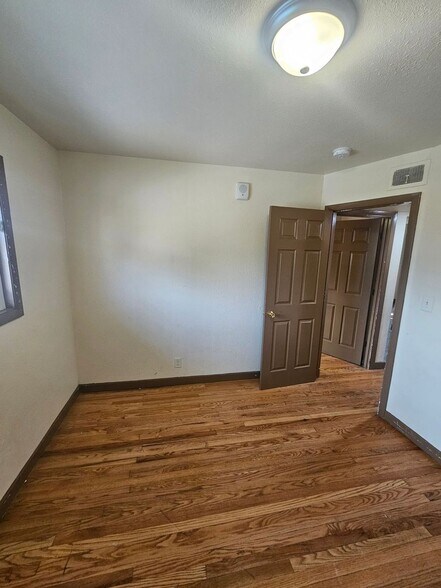 Building Photo - 7825 W Hampton Ave