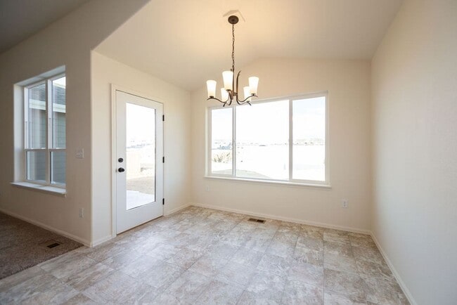 Building Photo - 3bd 2ba -  Ranch-Style Living in Northwest Loveland