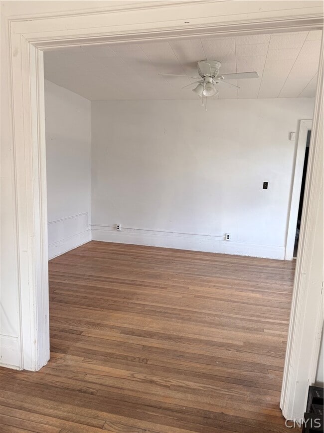 Building Photo - 2131 James St