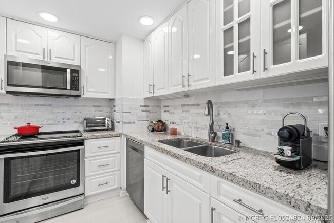 Building Photo - 5600 N Flagler Dr