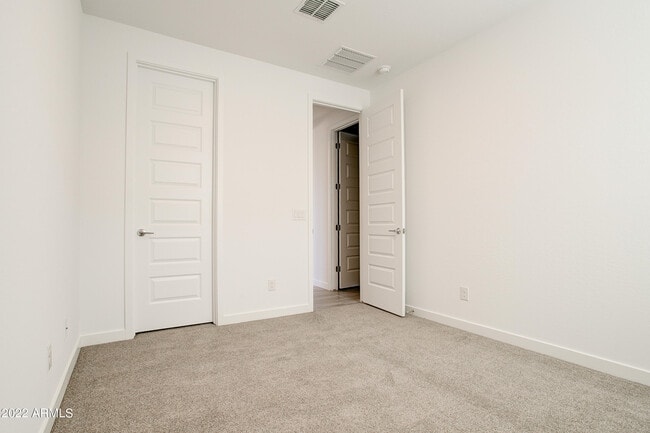 Building Photo - 17032 W El Caminito Dr