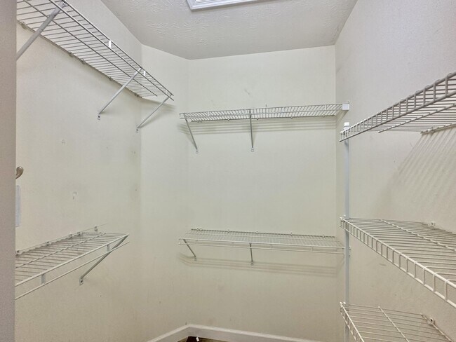 Building Photo - 5399 NW Lamoore Ln