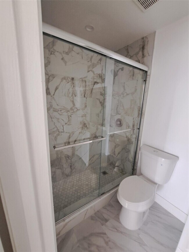 Building Photo - 5200 NW 31st Ave