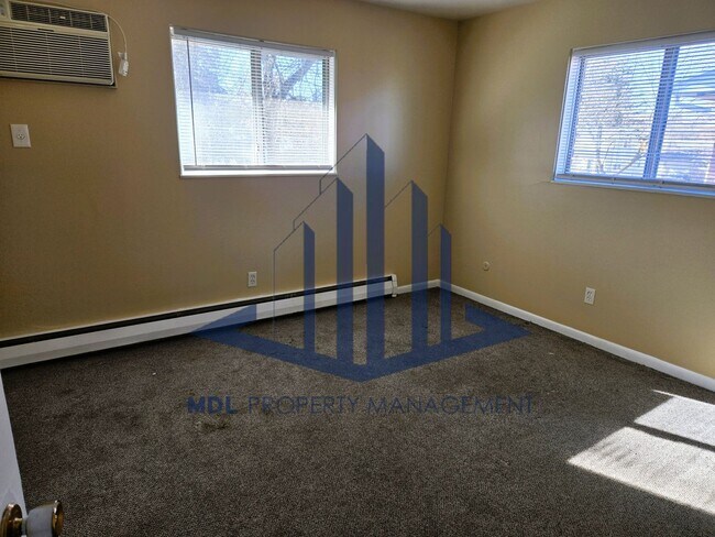 Building Photo - 2215 Weiss St