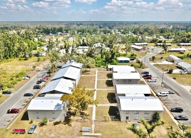 Primary Photo - Palm Court Apartments