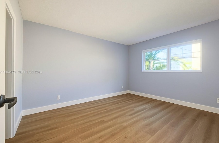 Building Photo - 333 NW 17th Ct