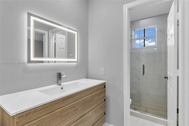 Building Photo - 1140 Cedar Falls Dr