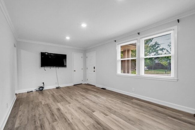 Building Photo - 7453 Harrow Dr