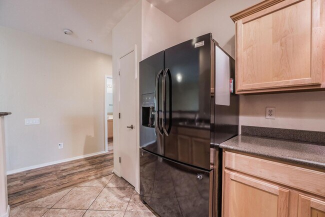 Building Photo - Check this Beautiful Condo Unit located in a gated Terrasini  community!