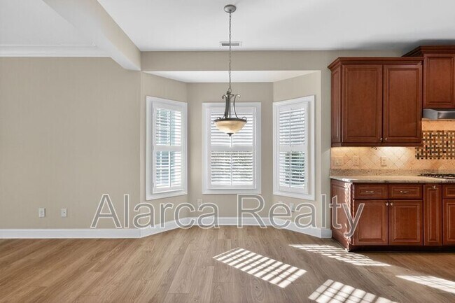 Building Photo - 8723 Whistlers Chase Dr