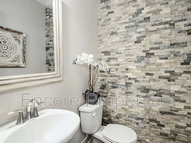 Building Photo - 551 Grand Central Sta