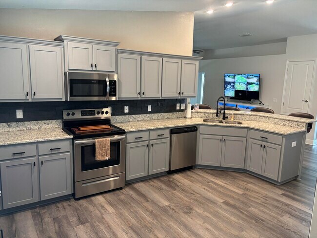 Building Photo - 5767 Marigold Loop