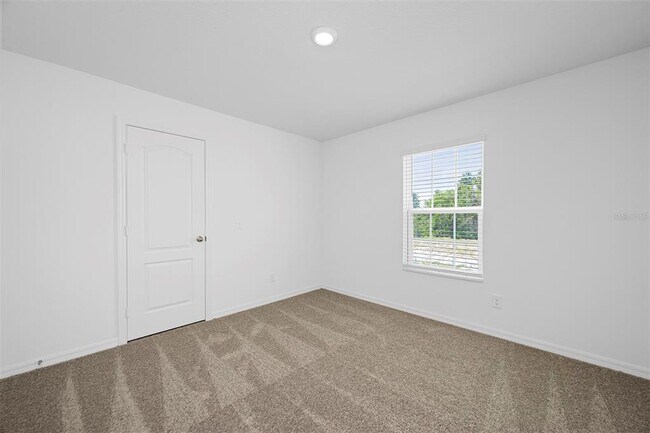Building Photo - 552 Bay Leaf Dr