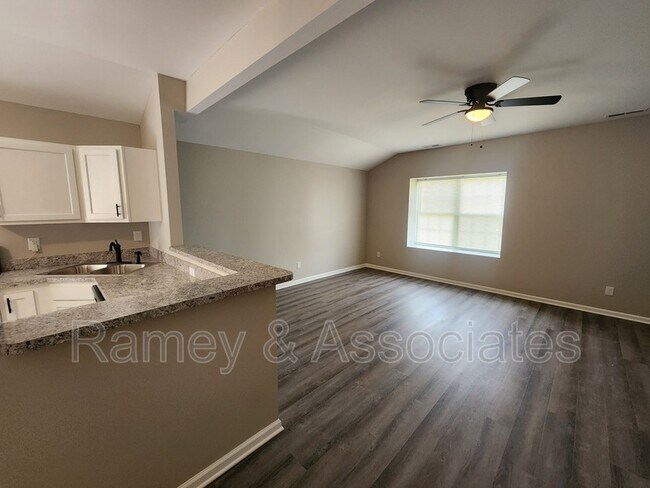 Building Photo - 515 S 20th St